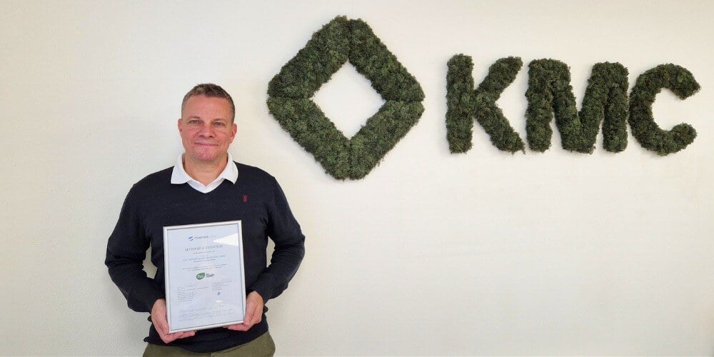 Anders Sikjær holding the FSA Letter of Attestation